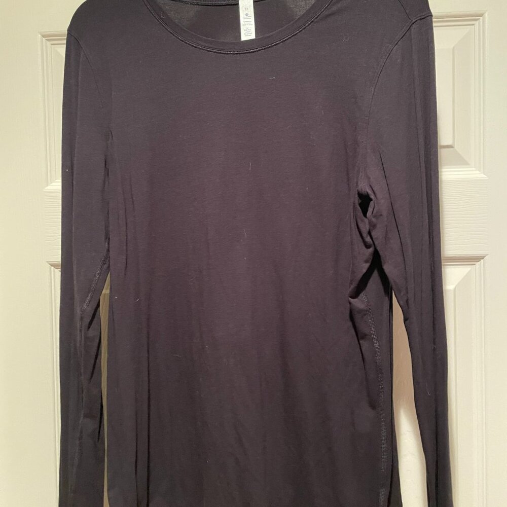 Lululemon, Ultralight Hip-Length Long-Sleeve Shirt, Black, Size 12 - Picture 3 of 5